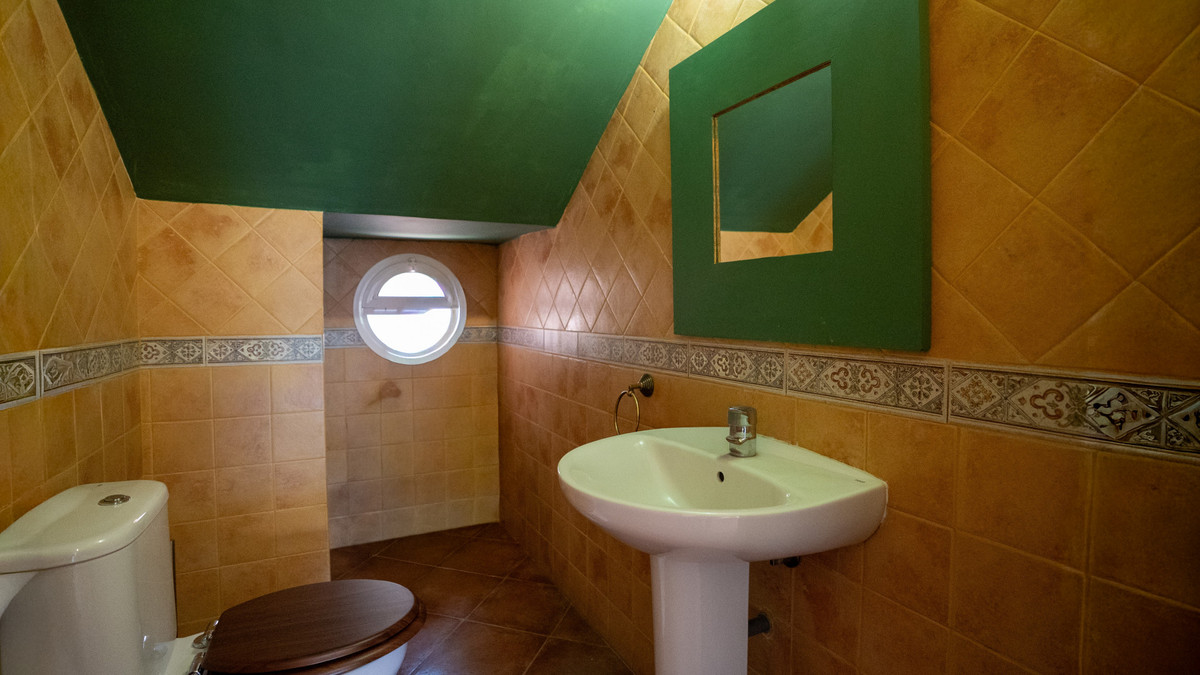 34911dcb077f5e42d8dbb586b351d530 - 34