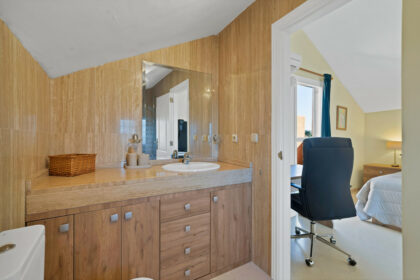 3553ba3a131d467c5883c8200be5d10a - 31