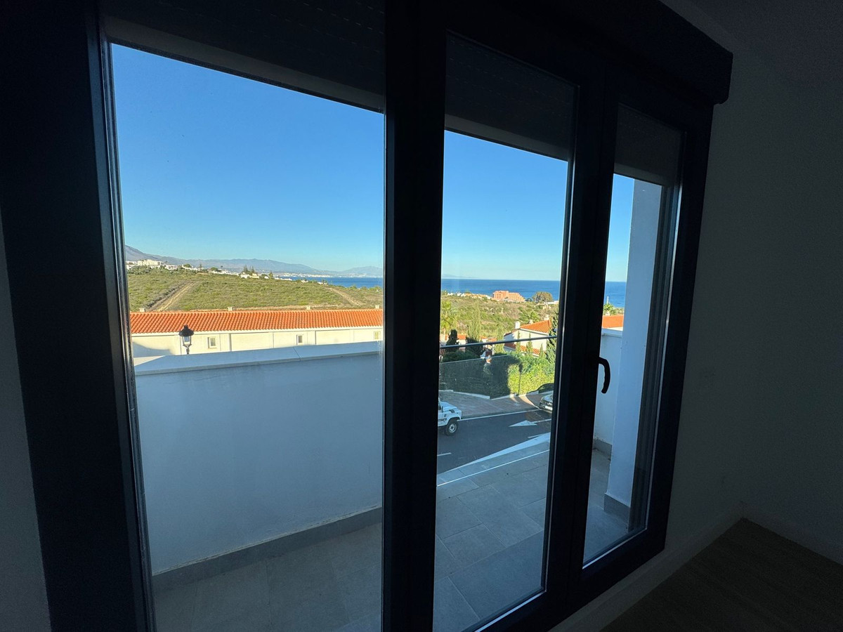 35f3bfacf329bd6e6a15d6a1c5f3e96d - 19