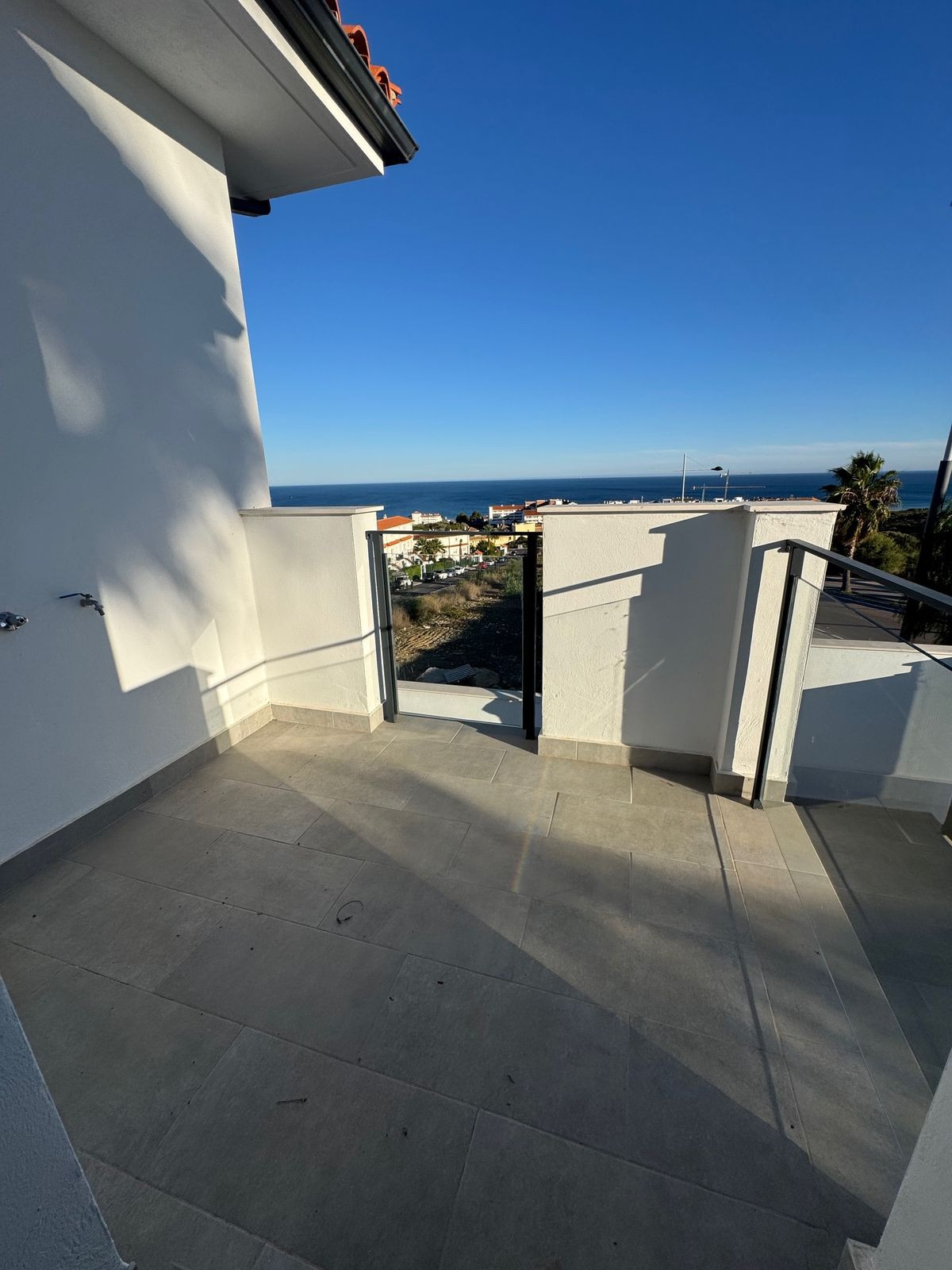 35f3bfacf329bd6e6a15d6a1c5f3e96d - 24