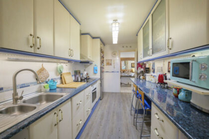 36c20337de9ff97b0636e8149559daa9 - 13