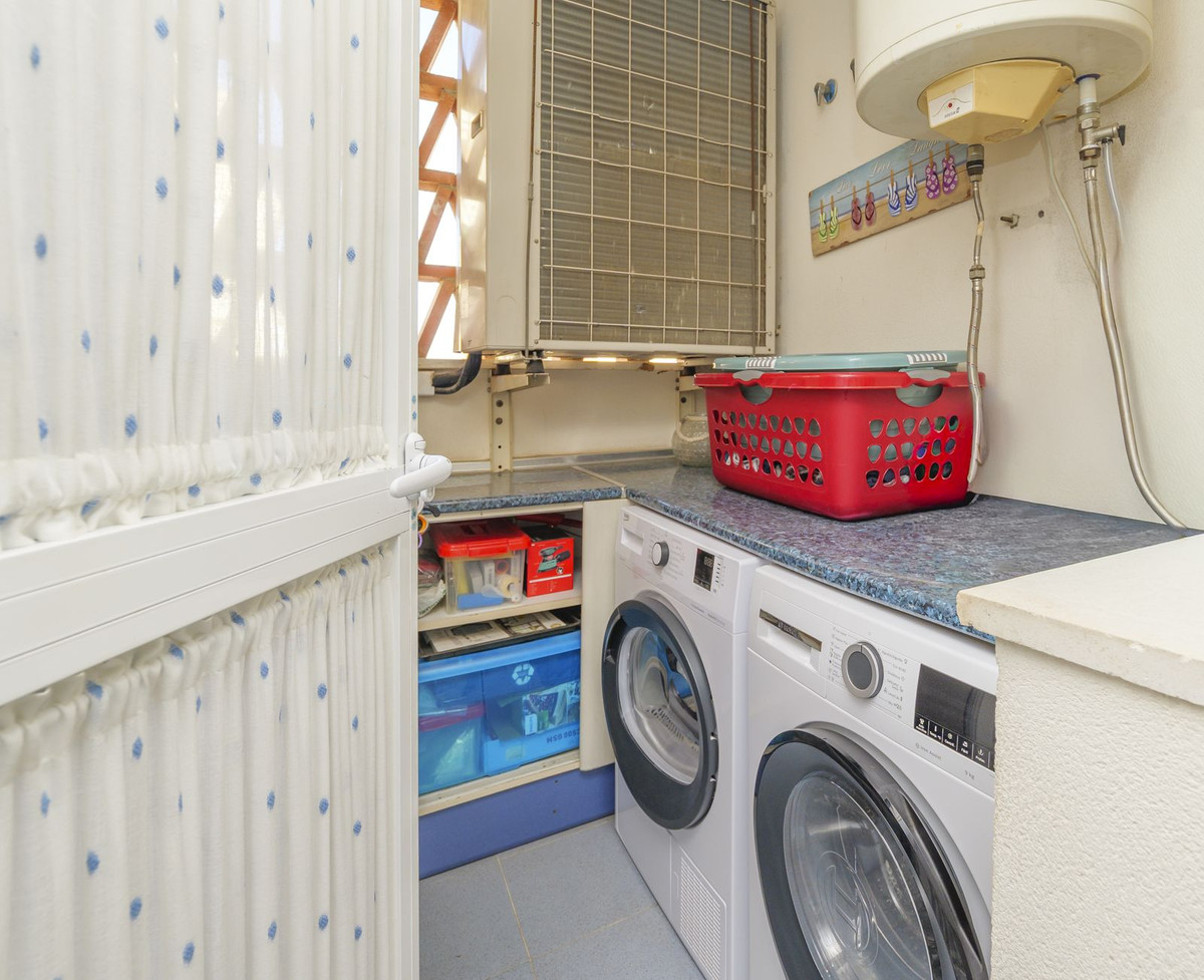 36c20337de9ff97b0636e8149559daa9 - 14