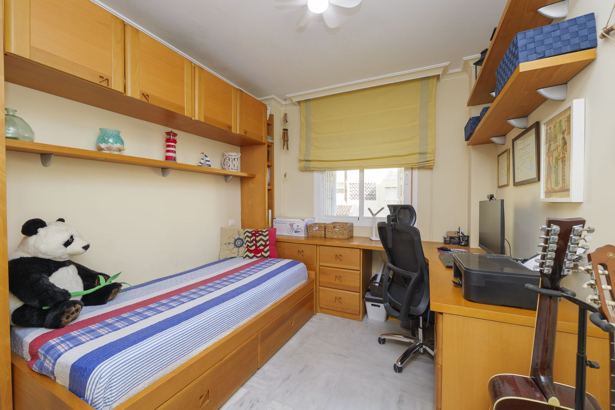 36c20337de9ff97b0636e8149559daa9 - 15