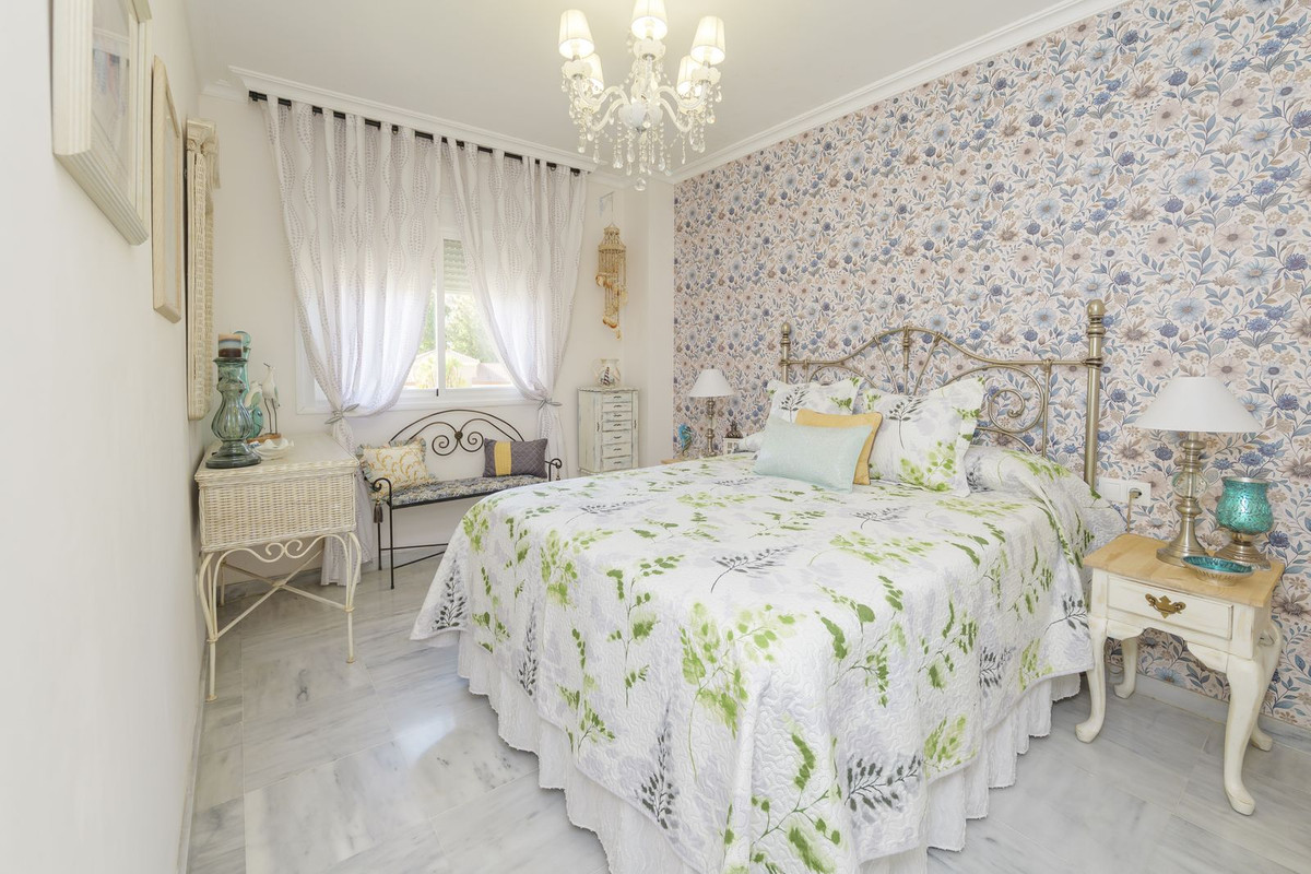 36c20337de9ff97b0636e8149559daa9 - 25