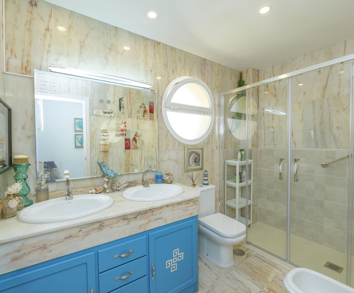 36c20337de9ff97b0636e8149559daa9 - 28