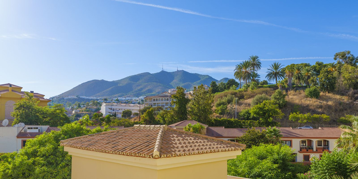 36c20337de9ff97b0636e8149559daa9 - 30