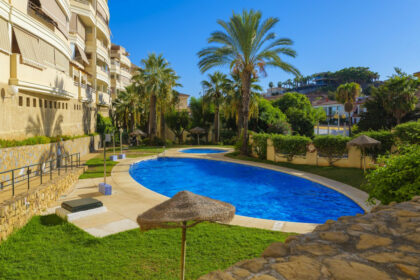 36c20337de9ff97b0636e8149559daa9 - 32