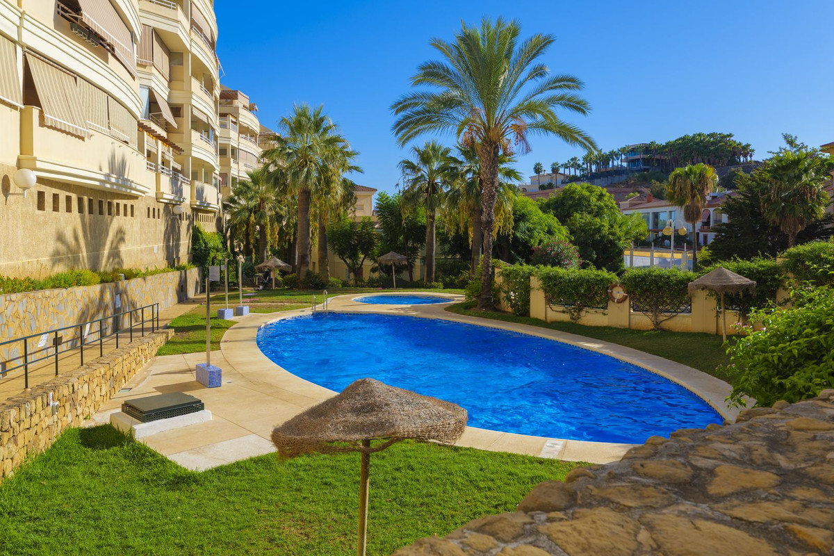 36c20337de9ff97b0636e8149559daa9 - 32