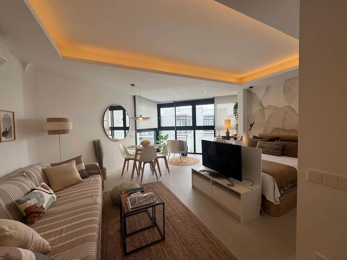 37a00398edc5d309f33f1ff2e3be995c - 4