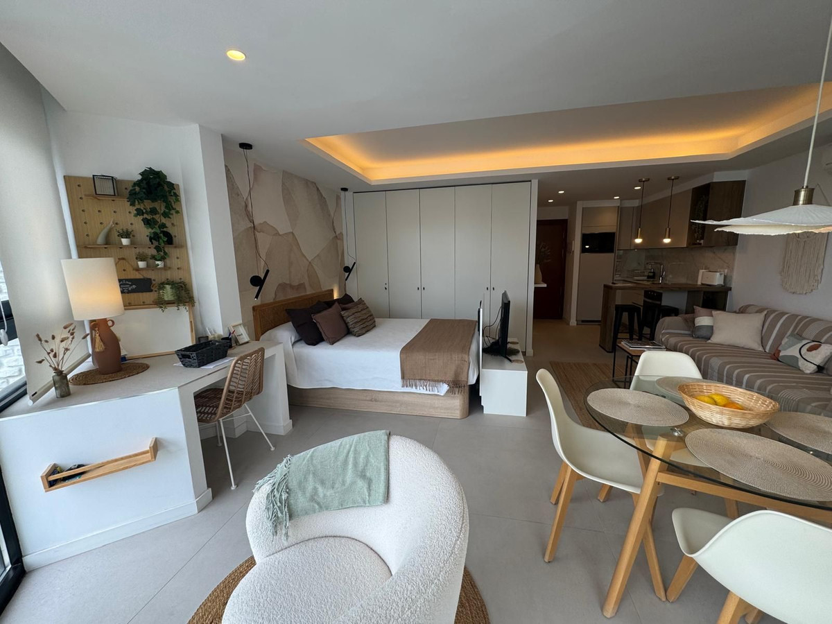 37a00398edc5d309f33f1ff2e3be995c - 7