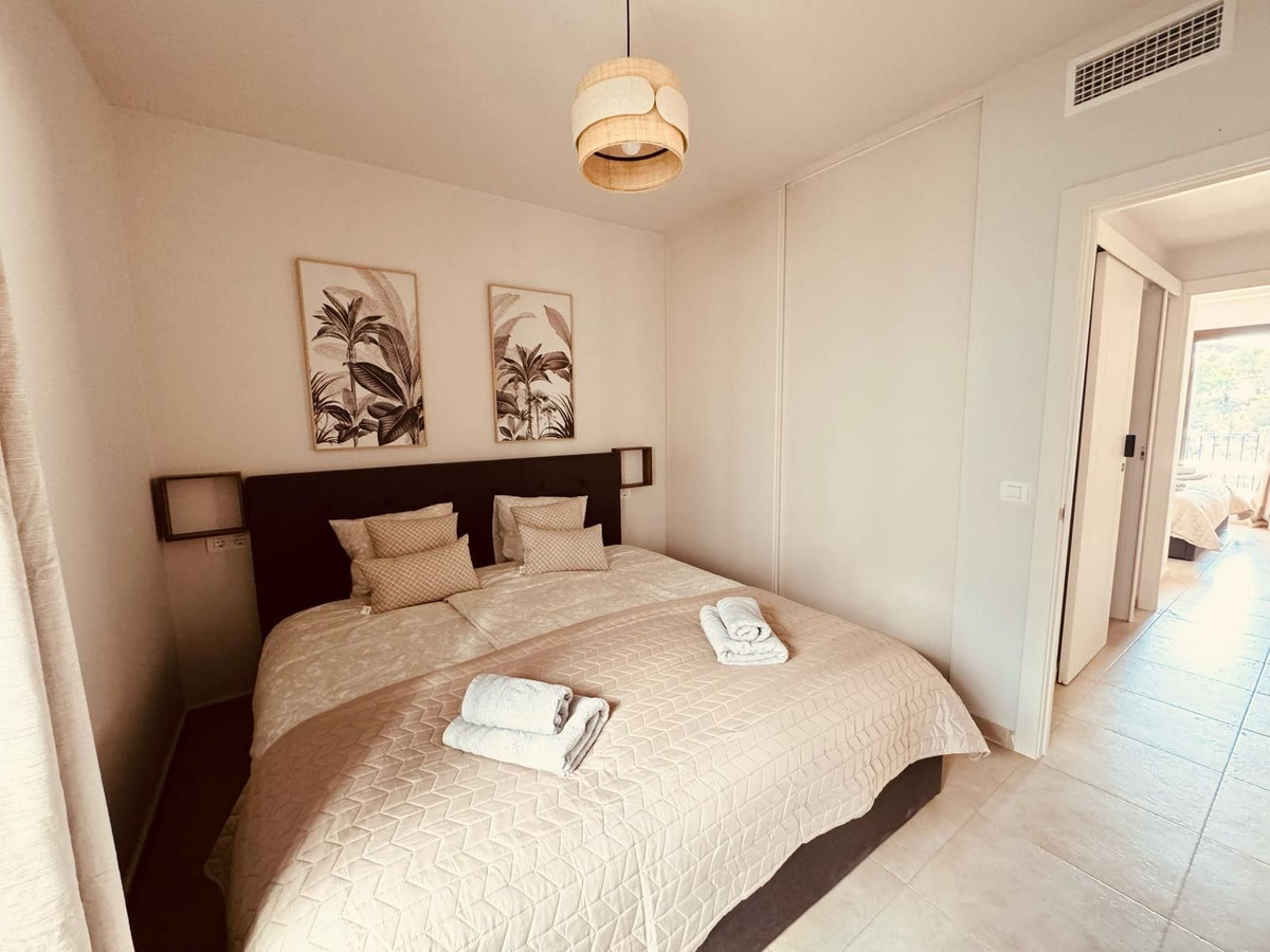 37cce822ce5d71ff34d10f7abde8229f - 23