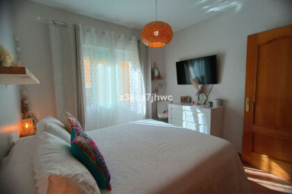 39824750185d6d93d2b53dd8ad134838 - 25