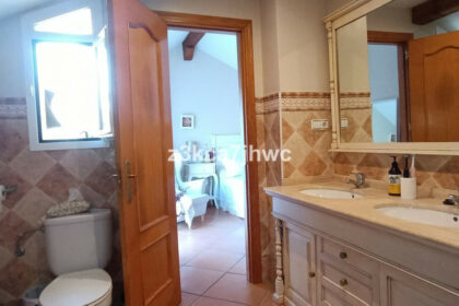 39824750185d6d93d2b53dd8ad134838 - 32