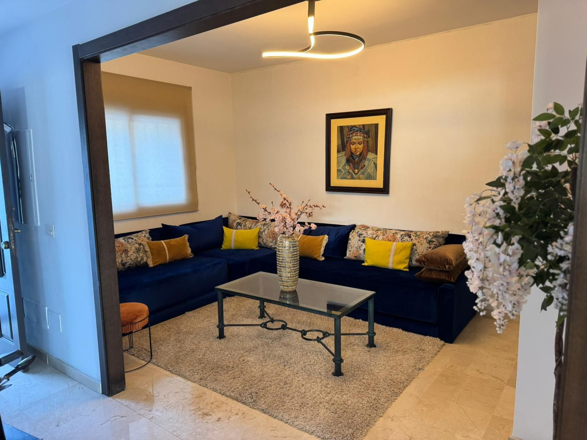 39b8ceaab7fa928c40bffccfdd3f0b11 - 1