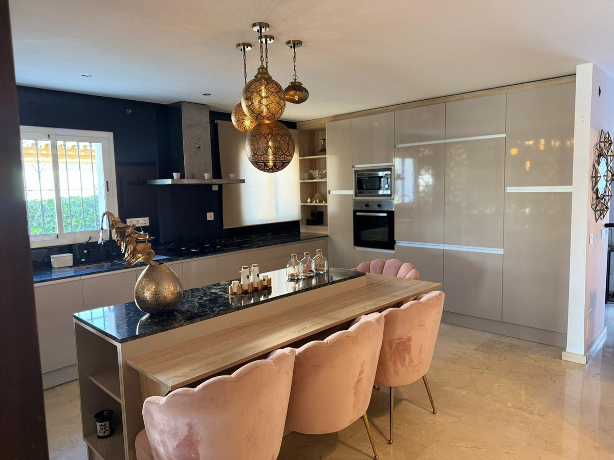 39b8ceaab7fa928c40bffccfdd3f0b11 - 13