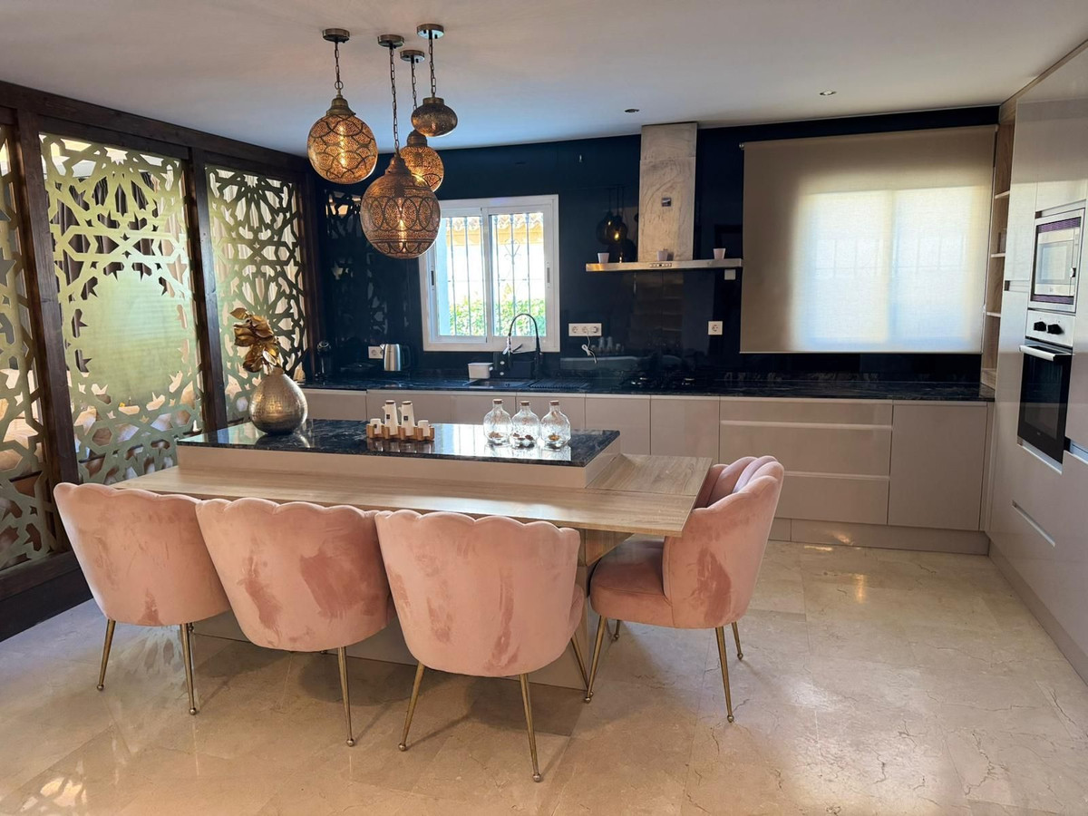 39b8ceaab7fa928c40bffccfdd3f0b11 - 14