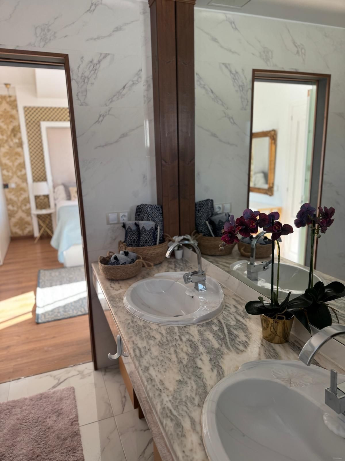 39b8ceaab7fa928c40bffccfdd3f0b11 - 21