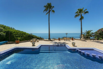 39de033e5b29ef2c1ef5b85dc0b36f4a - 9