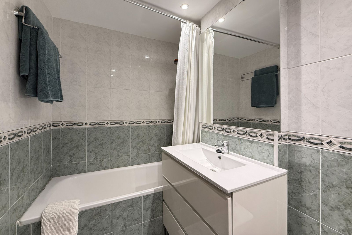 3a1186ecf9d5ec4b146ee03c883ae90d - 13