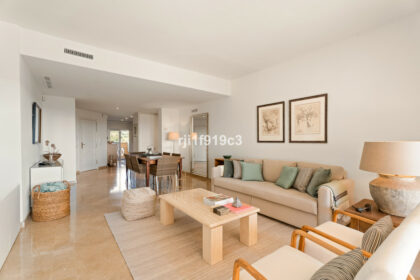 3ab03e8352c4e89da40a37a68cbaa2a7 - 15