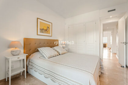 3ab03e8352c4e89da40a37a68cbaa2a7 - 19