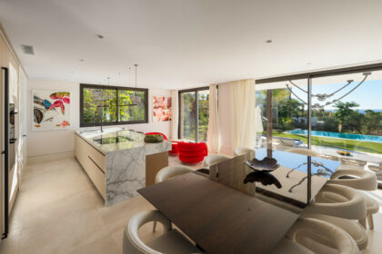 3aed183f9efb7965339c37bb28515cc7 - 9