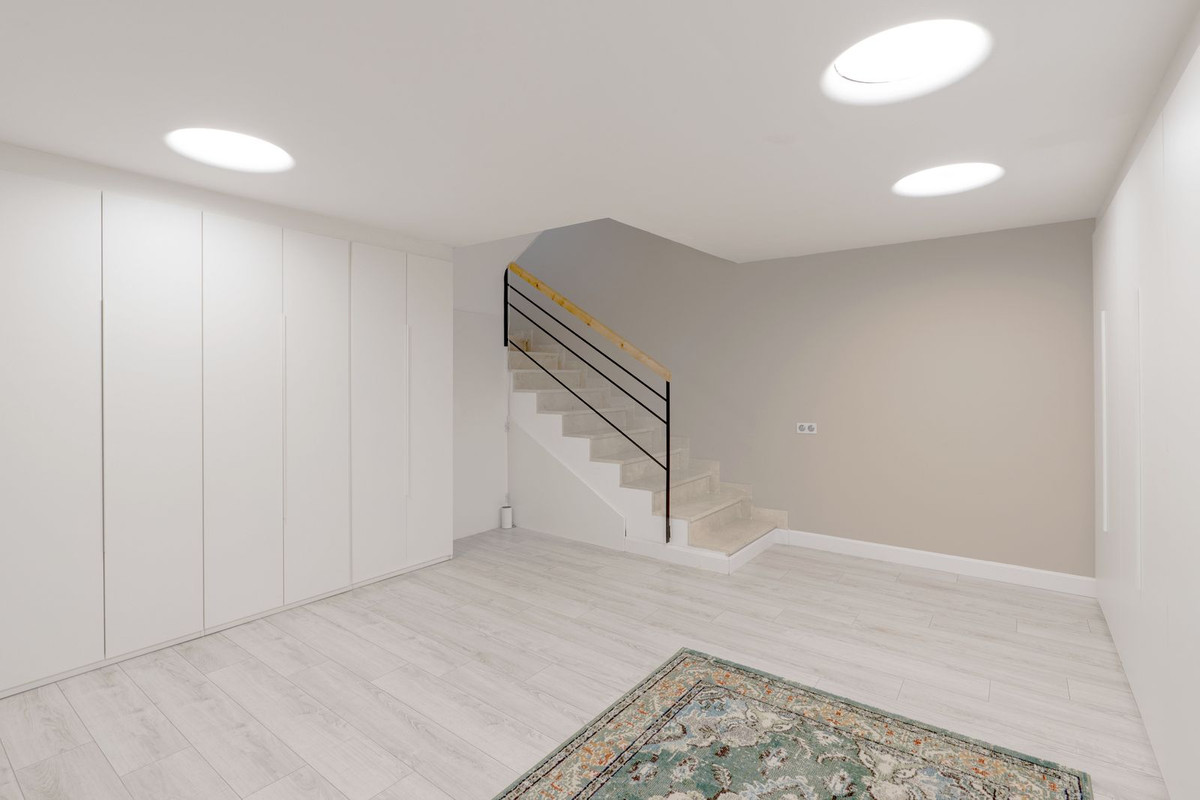 3c2f35ac9924f4b89b7f1a93f9ada22a - 20