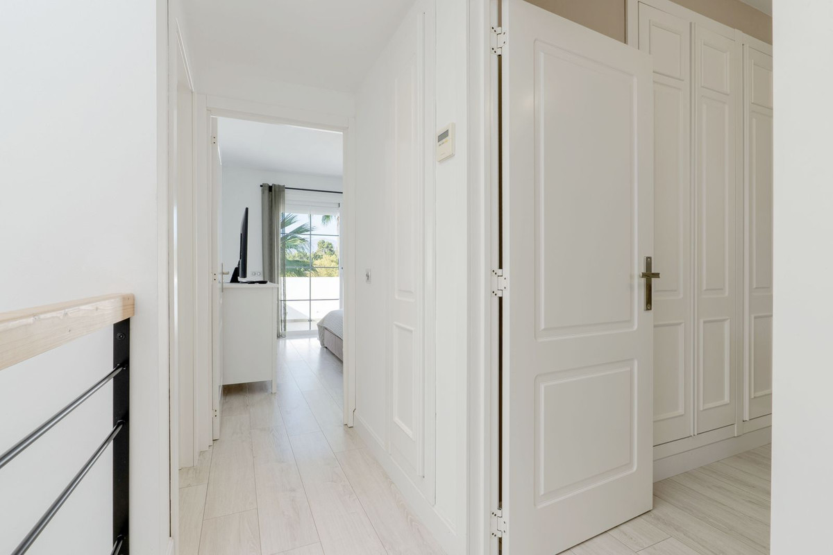 3c2f35ac9924f4b89b7f1a93f9ada22a - 26