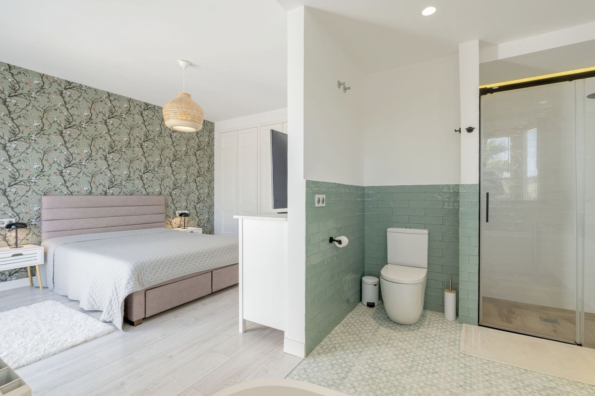 3c2f35ac9924f4b89b7f1a93f9ada22a - 32