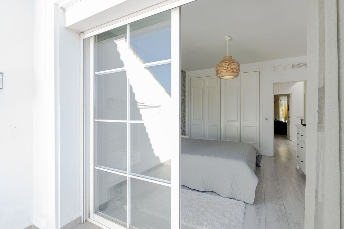 3c2f35ac9924f4b89b7f1a93f9ada22a - 33