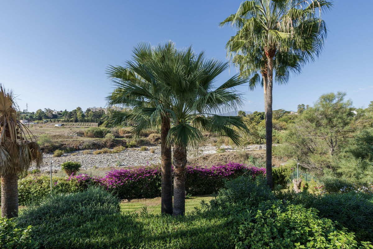 3c2f35ac9924f4b89b7f1a93f9ada22a - 51