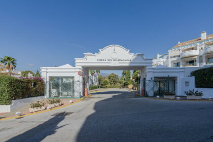 3c2f35ac9924f4b89b7f1a93f9ada22a - 54