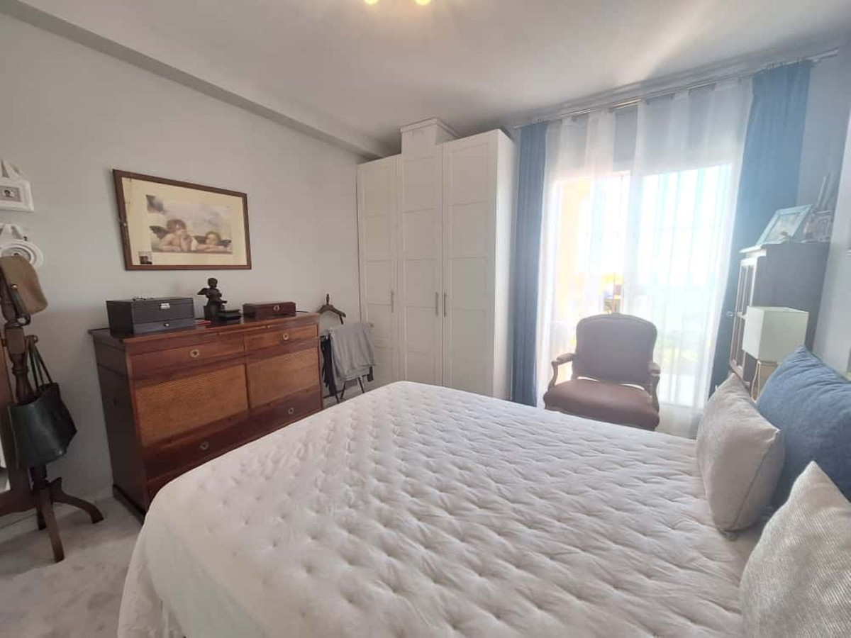 3d47d9c266a158f6e2393d37aae5066e - 24