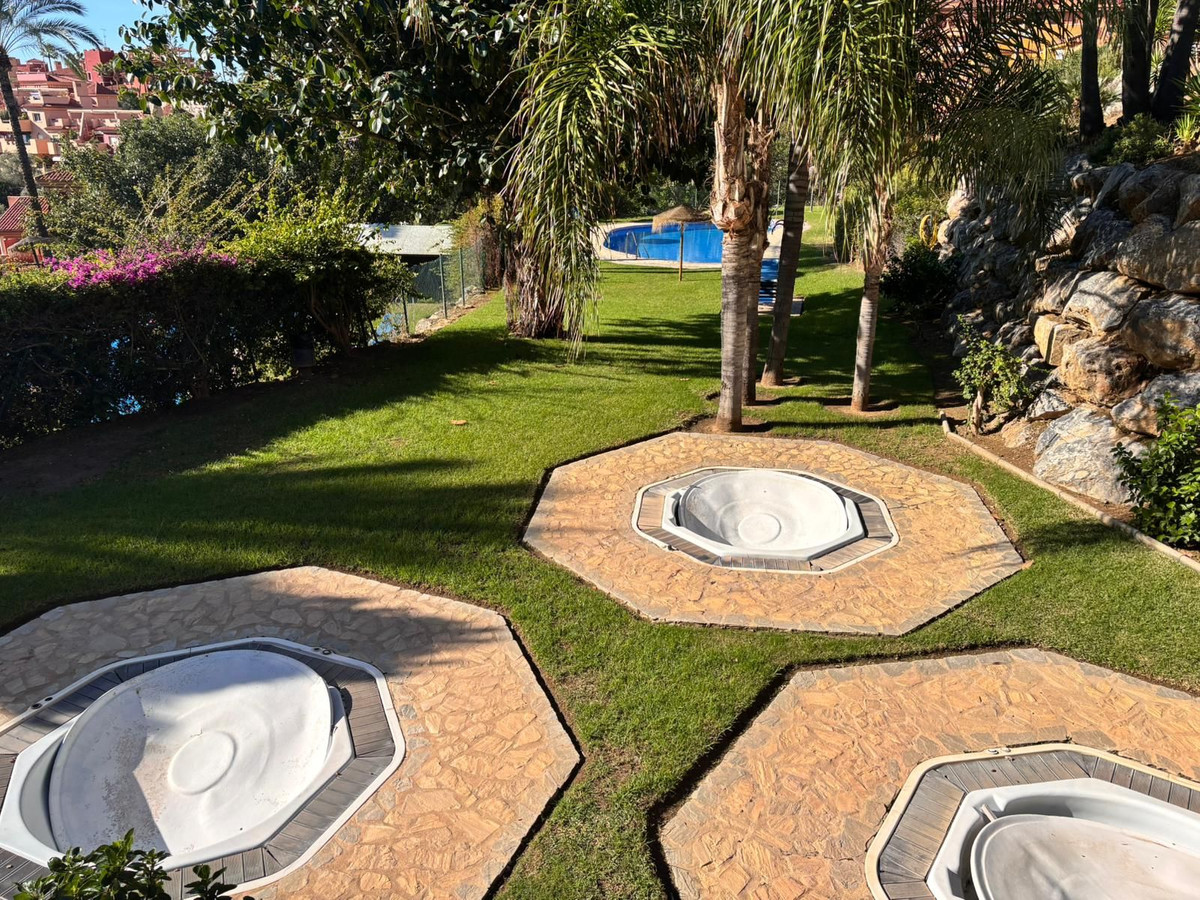 3d47d9c266a158f6e2393d37aae5066e - 38