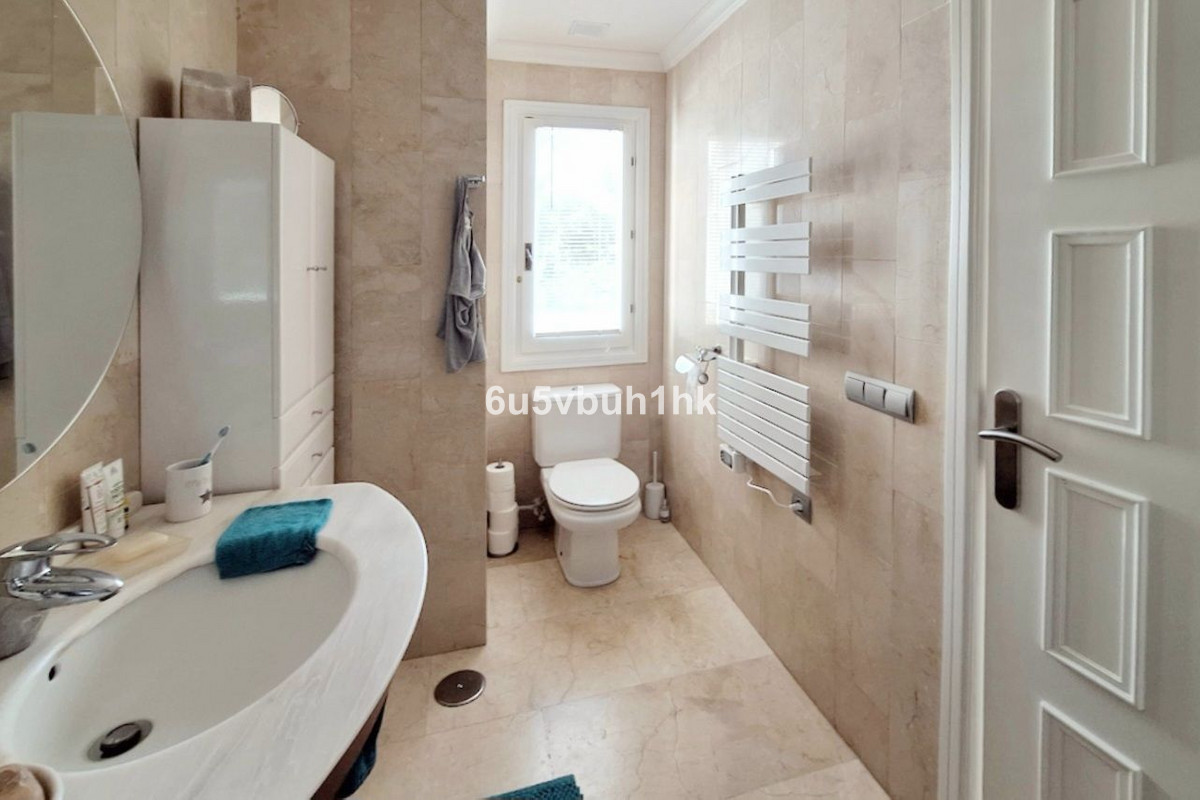 3dd93e2f43baa326e4ef5640b12aee2c - 12