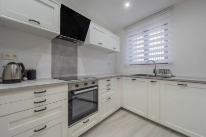 3e0345279c06f56335f7b82a466891ba - 8