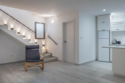 3e0345279c06f56335f7b82a466891ba - 9