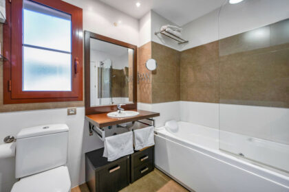 3e4f00bcb8f4bf1ba4726a37814f21ec - 15