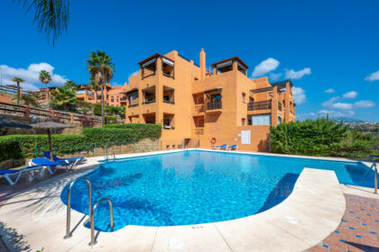 3e4f00bcb8f4bf1ba4726a37814f21ec - 31