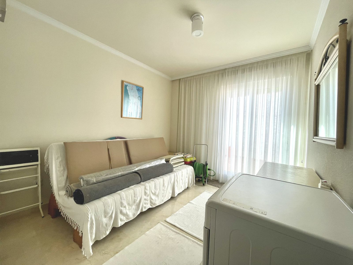 3f6ce04bef89b0f8065cb7f86306e745 - 24