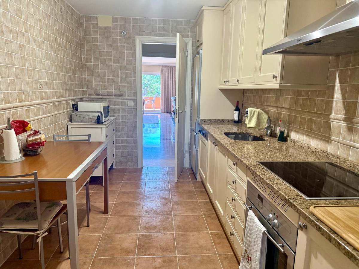 3fc6b05464c1f8da60f2144bb953f2d8 - 12