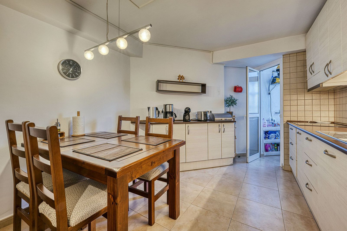 400b4ed6074ee5376a21060d6ee17af6 - 20