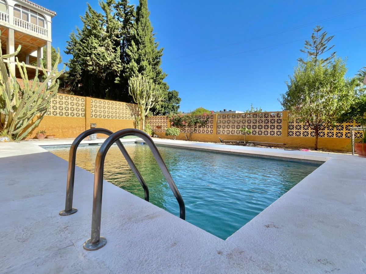 407c43137ddb99587bff996feda7a170 - 12