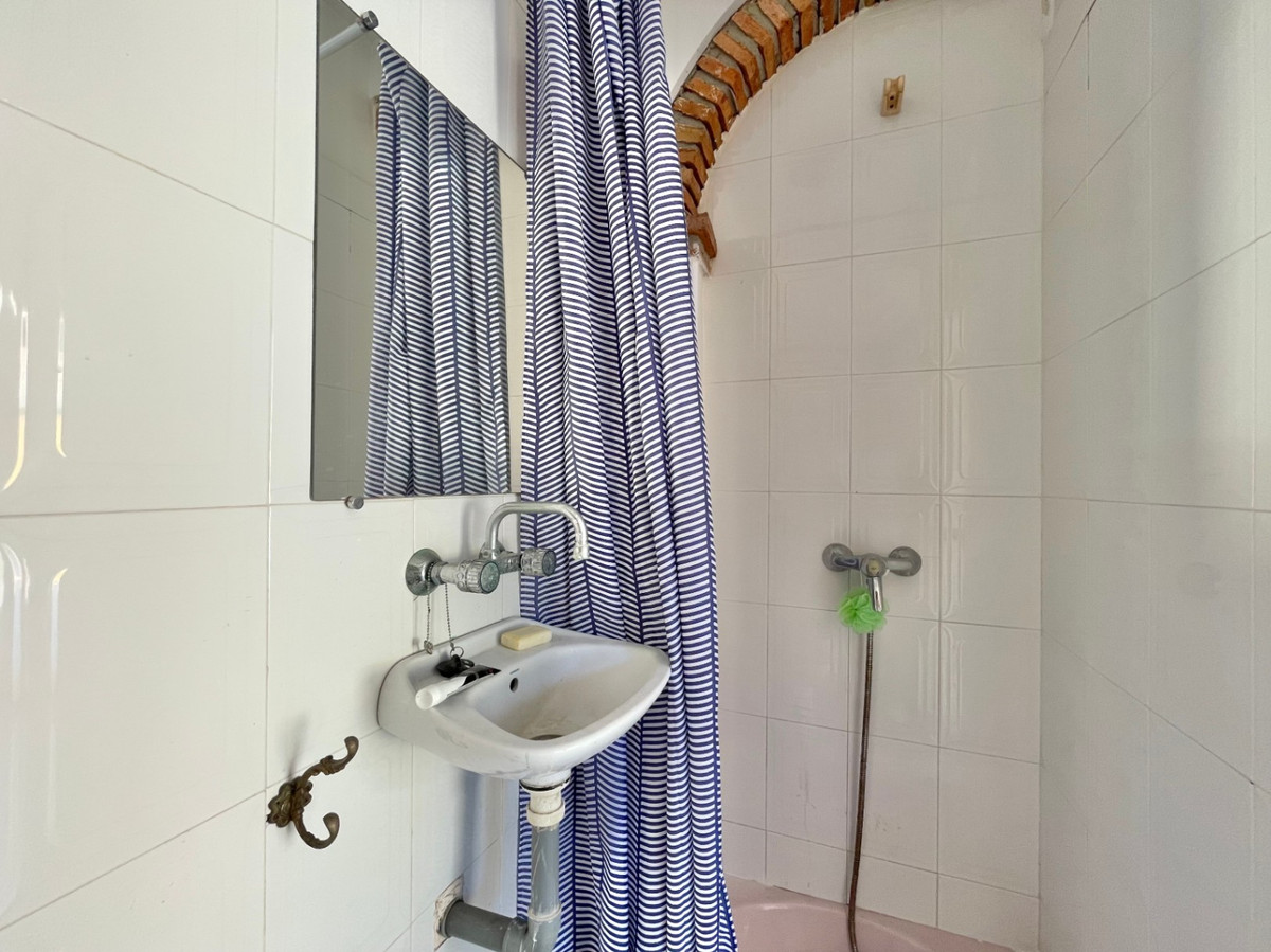 407c43137ddb99587bff996feda7a170 - 18