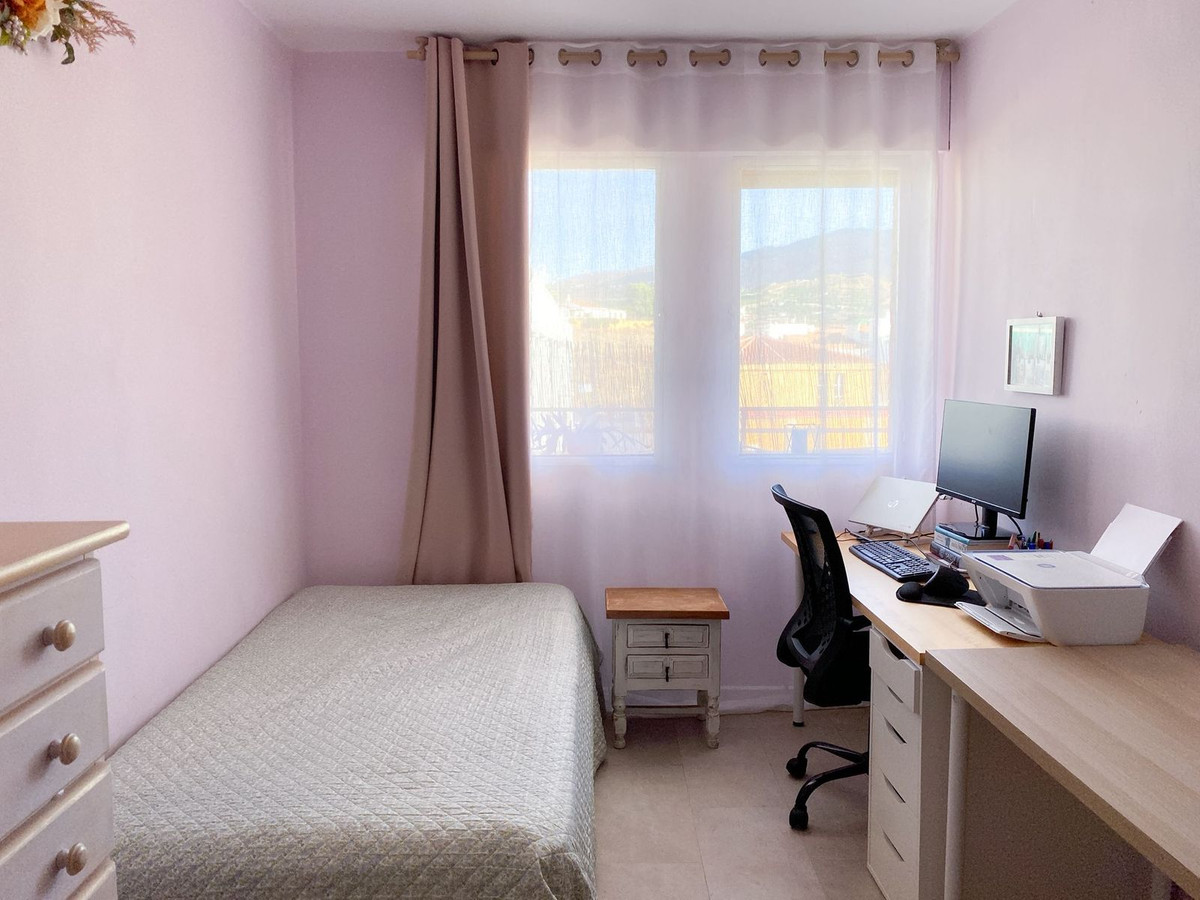 40fa2a829d46f8b9f1aeecf9fff53772 - 13