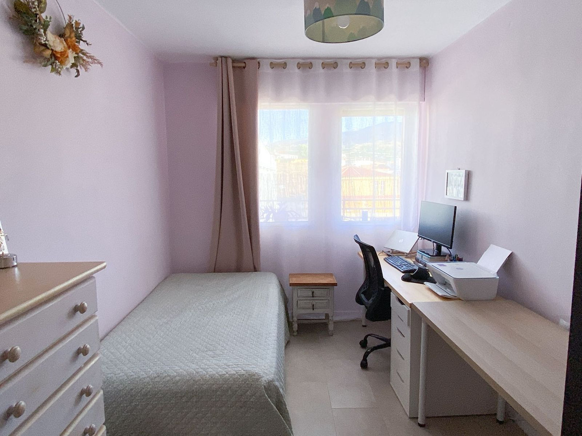 40fa2a829d46f8b9f1aeecf9fff53772 - 14