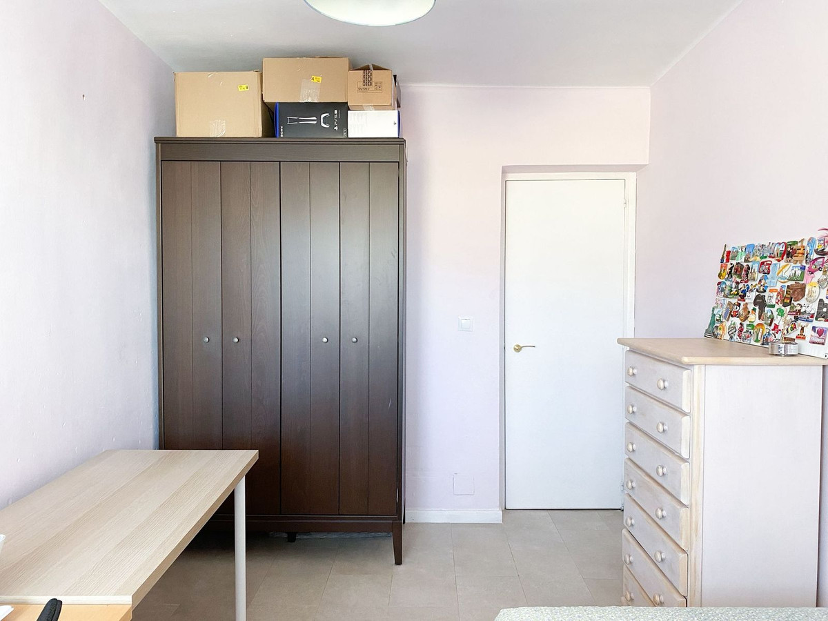 40fa2a829d46f8b9f1aeecf9fff53772 - 17