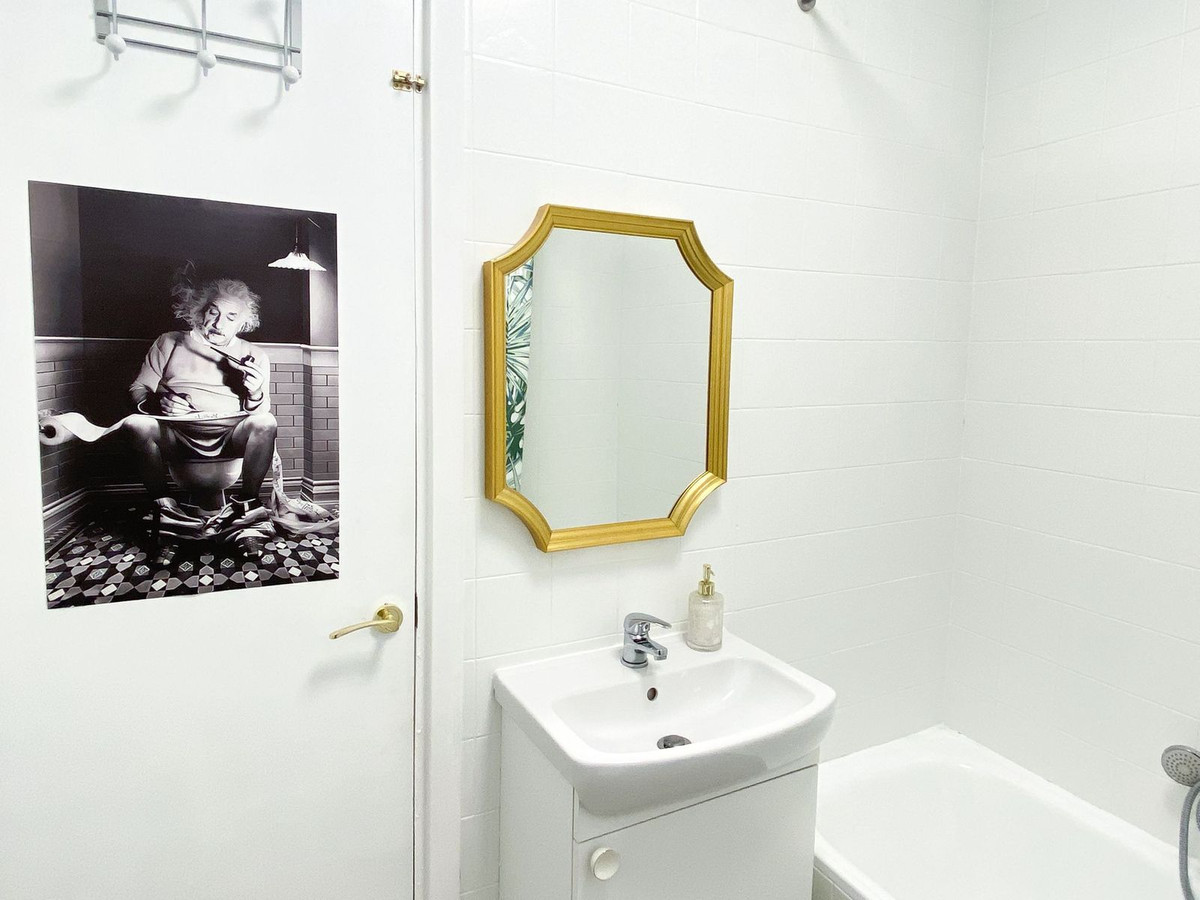 40fa2a829d46f8b9f1aeecf9fff53772 - 18