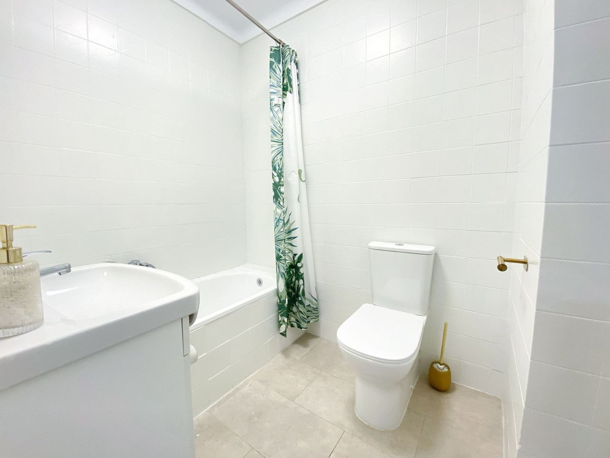 40fa2a829d46f8b9f1aeecf9fff53772 - 19