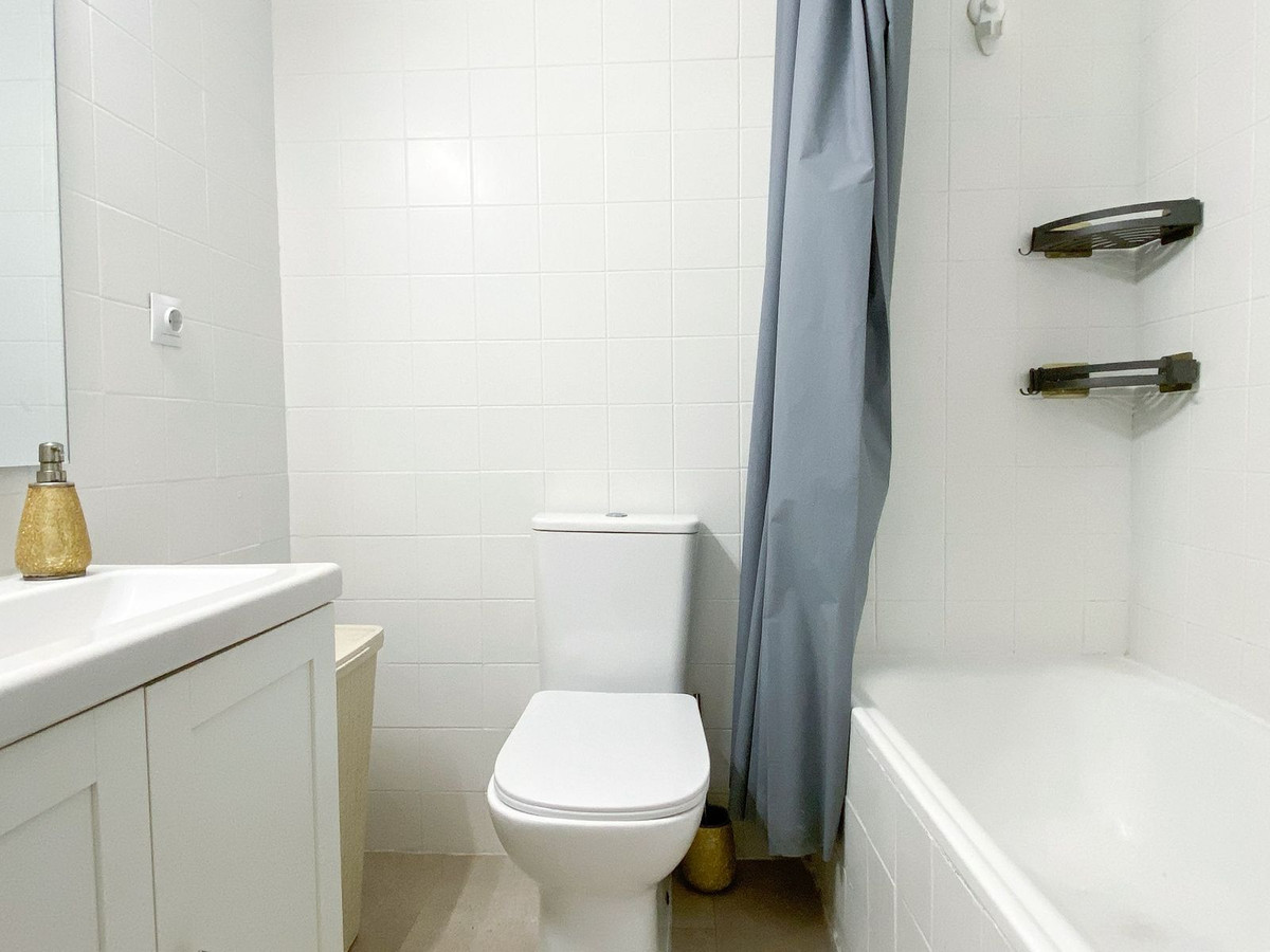 40fa2a829d46f8b9f1aeecf9fff53772 - 22